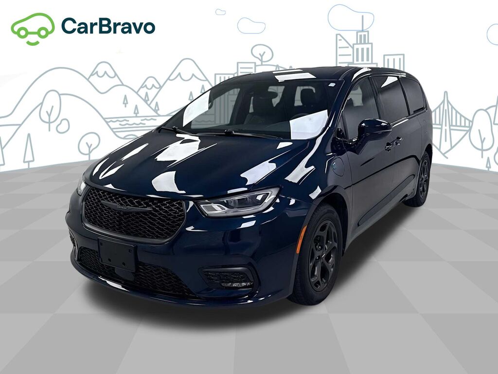 2022 Chrysler Pacifica Touring L — photo 1 of 7