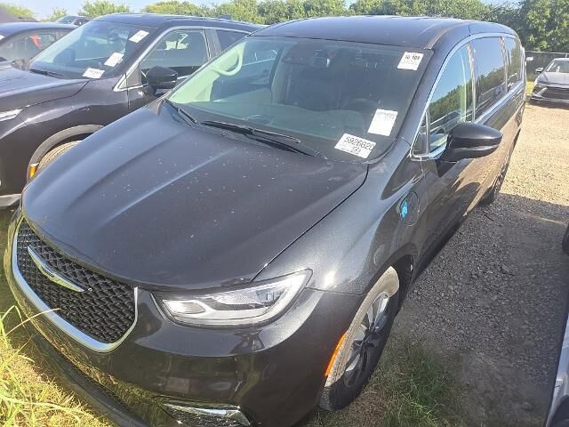 2023 Chrysler Pacifica Plug-In Hybrid Touring L