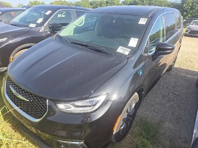 2023 Chrysler Pacifica Plug-In Hybrid Touring L