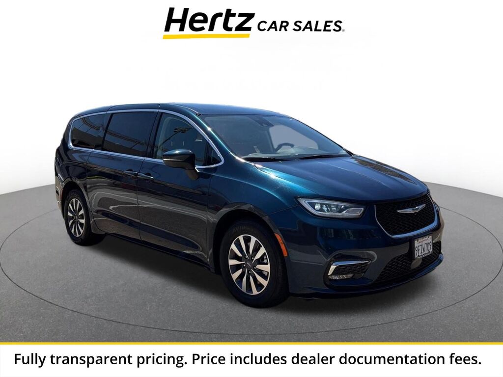 2023 Chrysler Pacifica Hybrid Touring L — photo 1 of 1