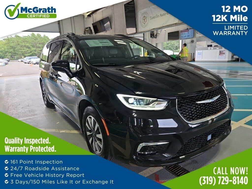 2021 Chrysler Pacifica Hybrid Touring L — photo 1 of 1