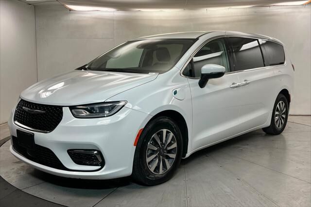 2023 Chrysler Pacifica Plug-In Hybrid Touring L