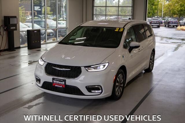 2023 Chrysler Pacifica Plug-In Hybrid Touring L