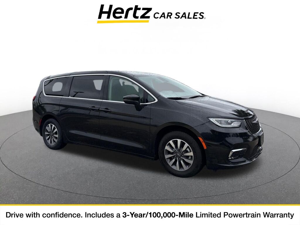 2023 Chrysler Pacifica Hybrid Touring L — photo 1 of 1
