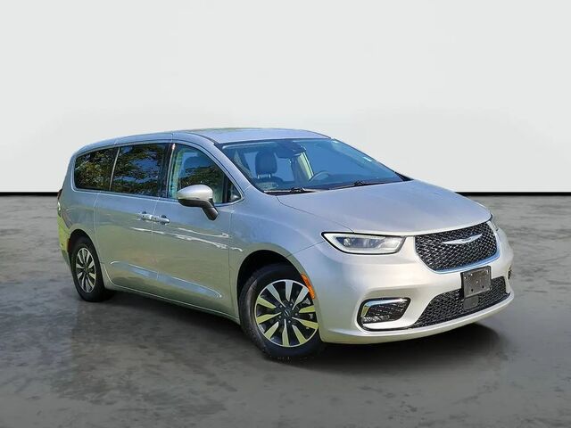 2023 Chrysler Pacifica Plug-In Hybrid Touring L