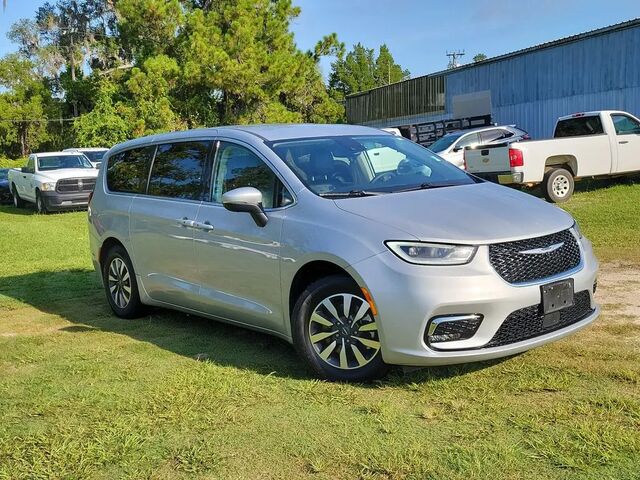 2023 Chrysler Pacifica Plug-In Hybrid Touring L