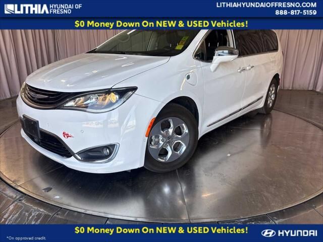 2018 Chrysler Pacifica Hybrid Limited — photo 1 of 13