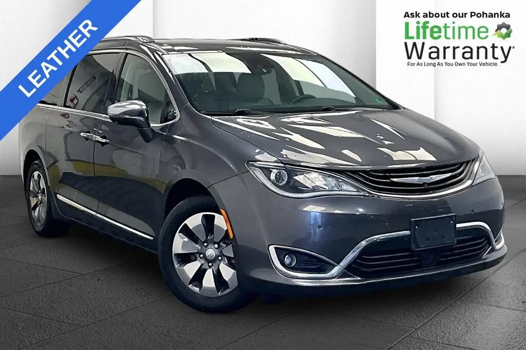 2018 Chrysler Pacifica Hybrid Limited — photo 1 of 13