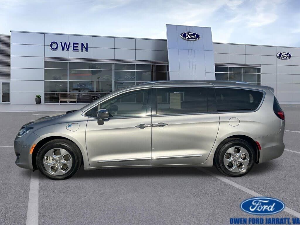 2018 Chrysler Pacifica Hybrid Limited — photo 1 of 11