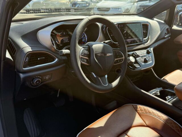 2025 Chrysler Pacifica Pinnacle