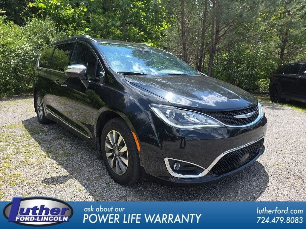 2020 Chrysler Pacifica Hybrid Limited — photo 1 of 2
