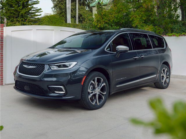2022 Chrysler Pacifica Pinnacle — photo 1 of 1