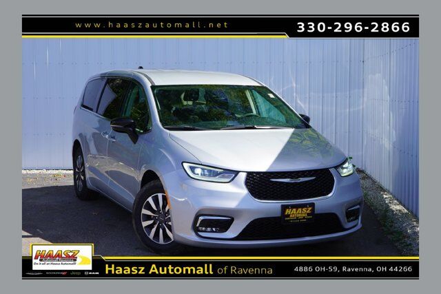 2024 Chrysler Pacifica Hybrid Select