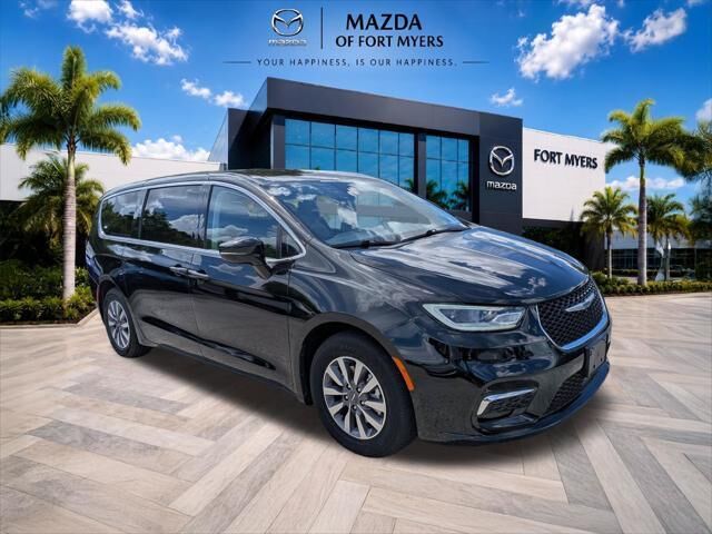 2024 Chrysler Pacifica Plug-In Hybrid Select
