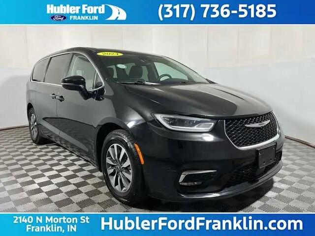 2024 Chrysler Pacifica Plug-In Hybrid Select — photo 1 of 14