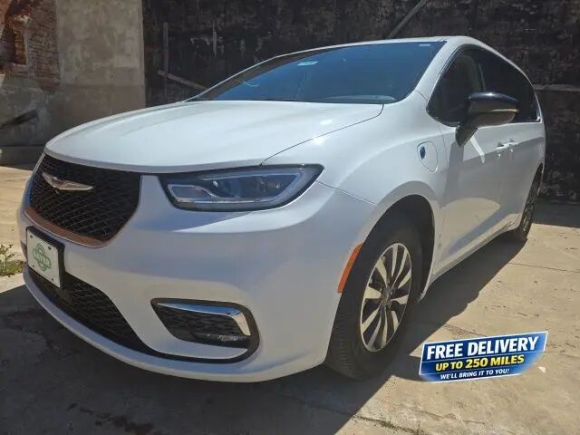 2024 Chrysler Pacifica Plug-In Hybrid Select