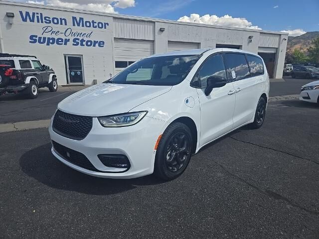 2024 Chrysler Pacifica Plug-In Hybrid Select