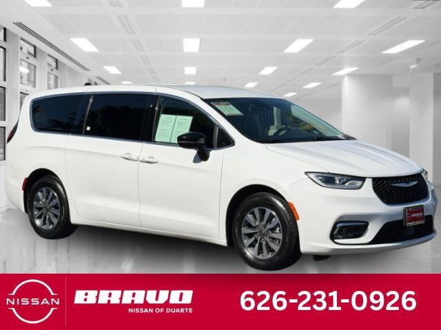 2024 Chrysler Pacifica Hybrid Select