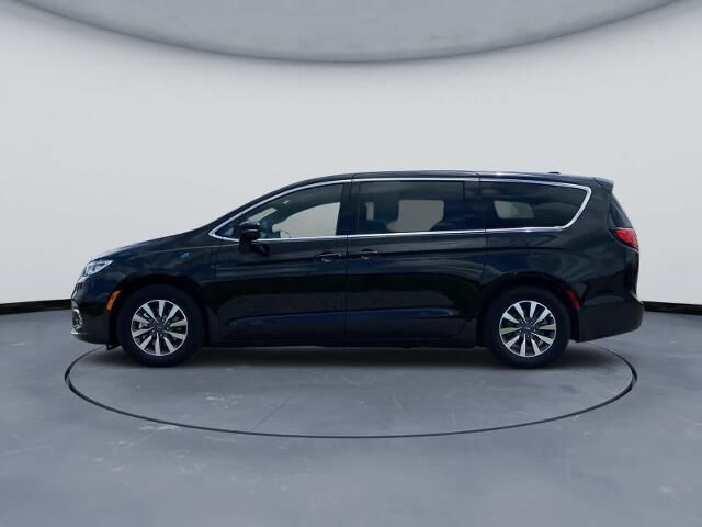 2025 Chrysler Pacifica Plug-In Hybrid Select