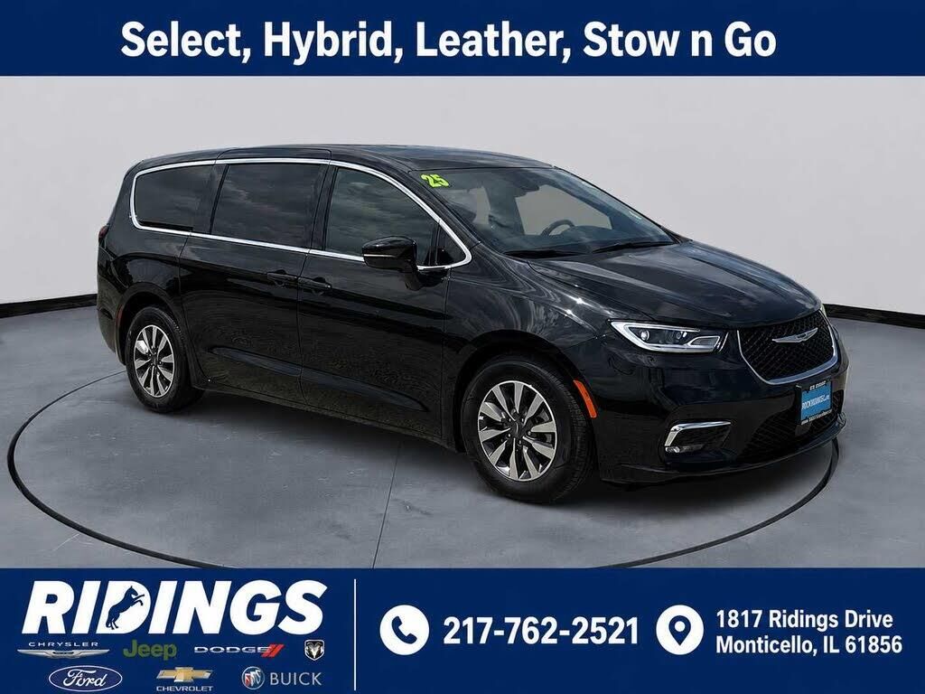 2025 Chrysler Pacifica Plug-In Hybrid Select — photo 1 of 1