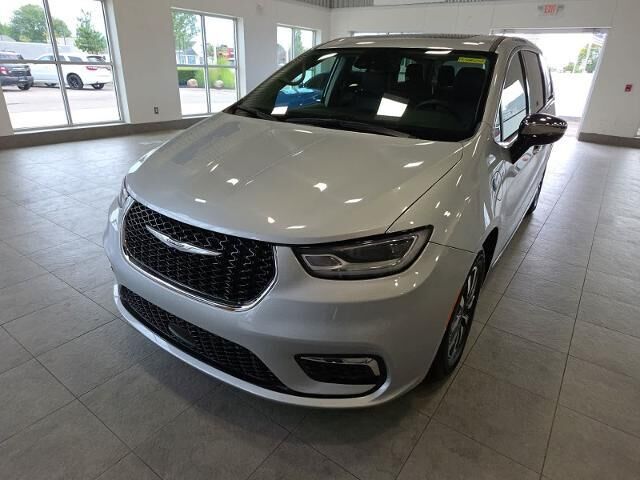 2023 Chrysler Pacifica Plug-In Hybrid Limited