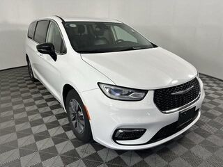 2024 Chrysler Pacifica Plug-In Hybrid Select