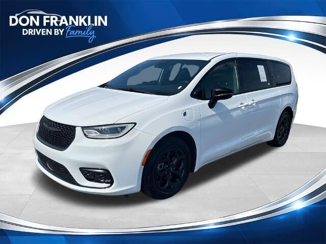 2024 Chrysler Pacifica Plug-In Hybrid Select