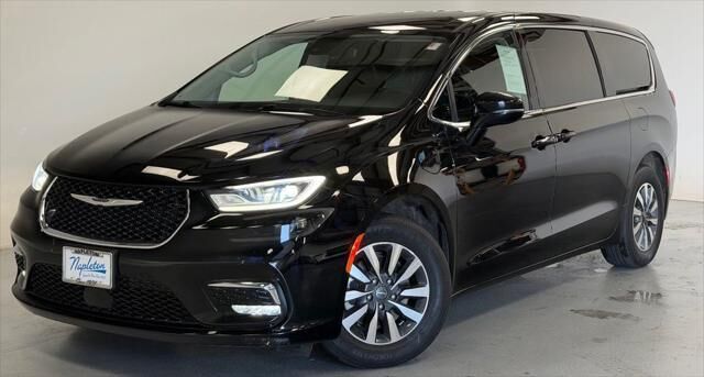 2024 Chrysler Pacifica Plug-In Hybrid Select