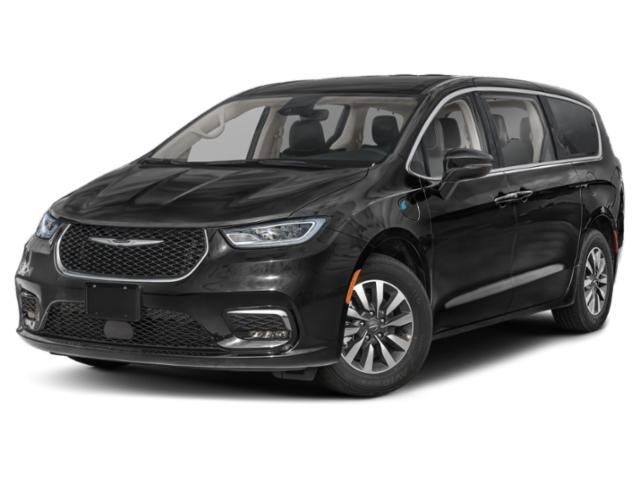 2024 Chrysler Pacifica Plug-In Hybrid Select — photo 1 of 26