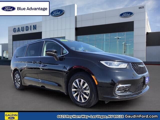 2024 Chrysler Pacifica Plug-In Hybrid Select