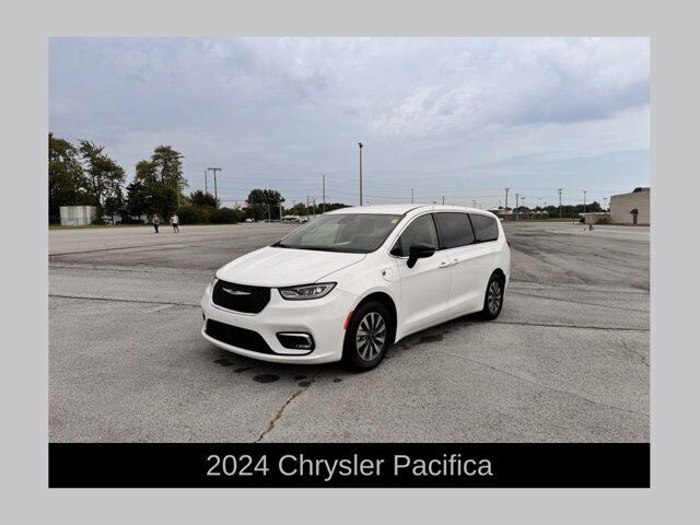 2024 Chrysler Pacifica Hybrid Select