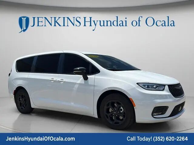 2024 Chrysler Pacifica Plug-In Hybrid S Appearance