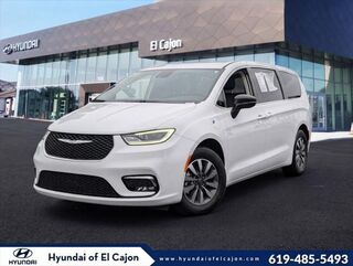 2024 Chrysler Pacifica Plug-In Hybrid Select