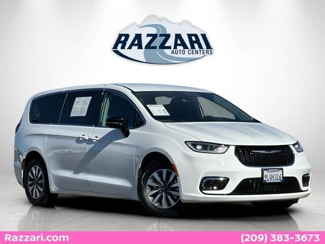 2024 Chrysler Pacifica Plug-In Hybrid Select