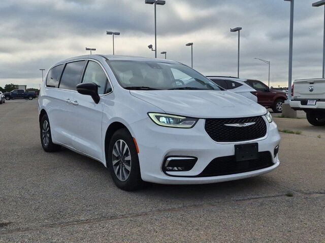 2024 Chrysler Pacifica Plug-In Hybrid Select