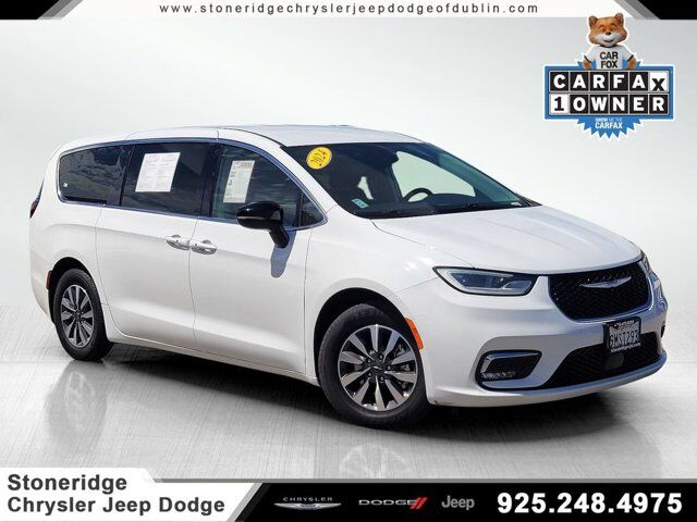 2024 Chrysler Pacifica Hybrid Select