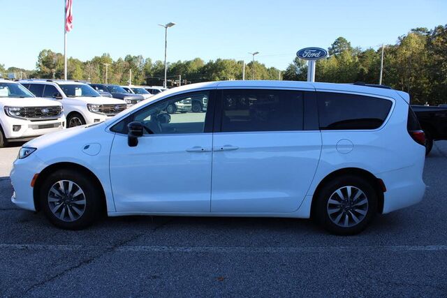2024 Chrysler Pacifica Plug-In Hybrid Select