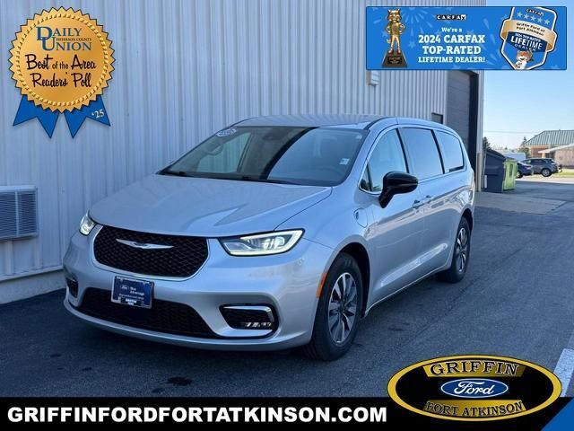 2024 Chrysler Pacifica Plug-In Hybrid Select
