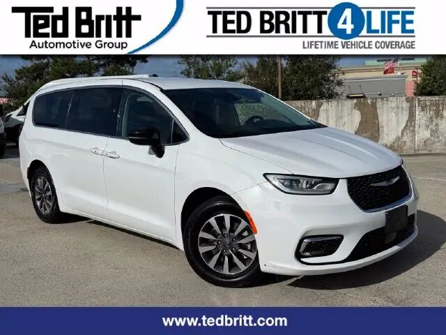 2024 Chrysler Pacifica Plug-In Hybrid Select
