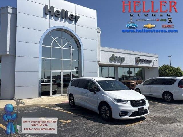 2024 Chrysler Pacifica Plug-In Hybrid Select
