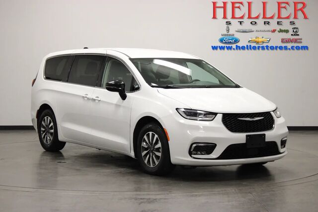 2024 Chrysler Pacifica Plug-In Hybrid Select
