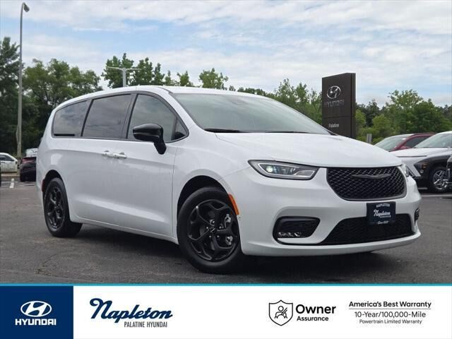 2024 Chrysler Pacifica Plug-In Hybrid S Appearance