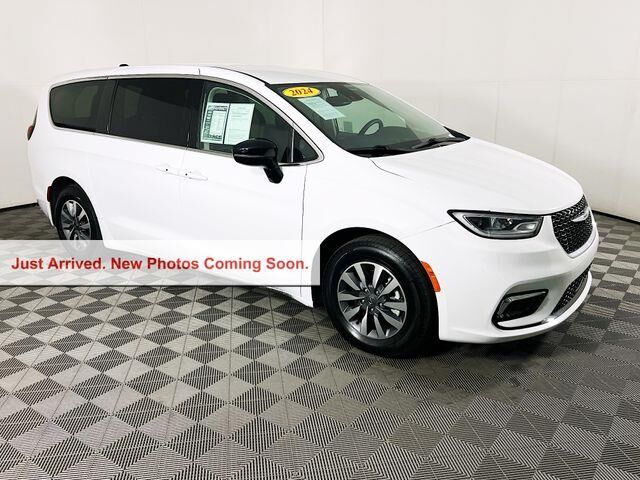 2024 Chrysler Pacifica Plug-In Hybrid Select