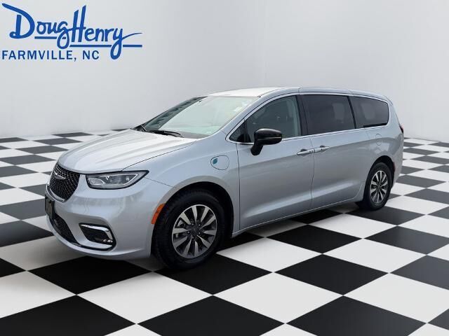 2024 Chrysler Pacifica Plug-In Hybrid Select