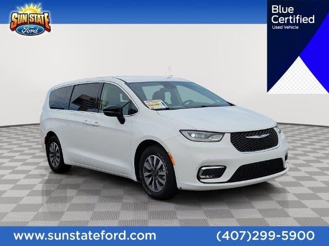 2024 Chrysler Pacifica Plug-In Hybrid Select