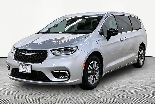 2024 Chrysler Pacifica Plug-In Hybrid Select