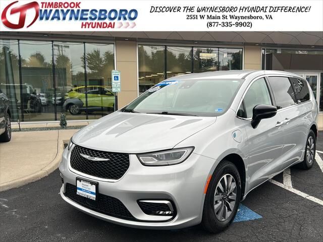 2024 Chrysler Pacifica Plug-In Hybrid Select