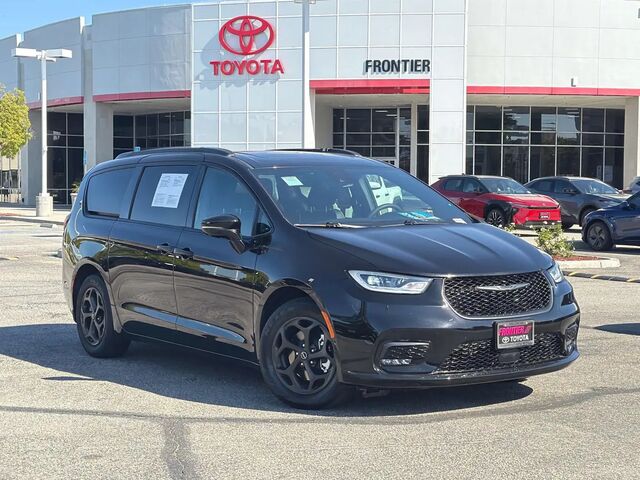 2025 Chrysler Pacifica Plug-In Hybrid Premium S Appearance
