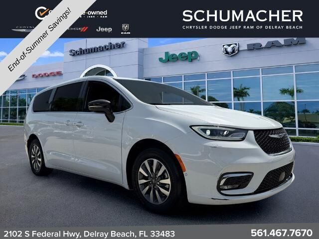 2025 Chrysler Pacifica Plug-In Hybrid Select
