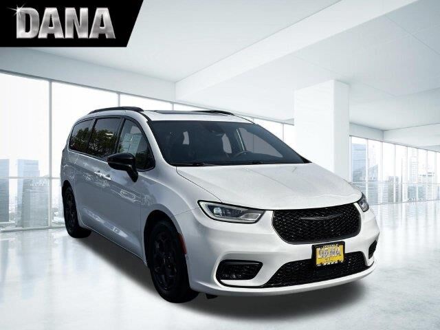 2024 Chrysler Pacifica Plug-In Hybrid Select
